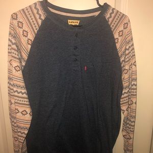A LARGE long sleeve Levi’s Shirt